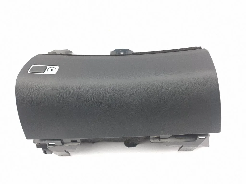 Glove box