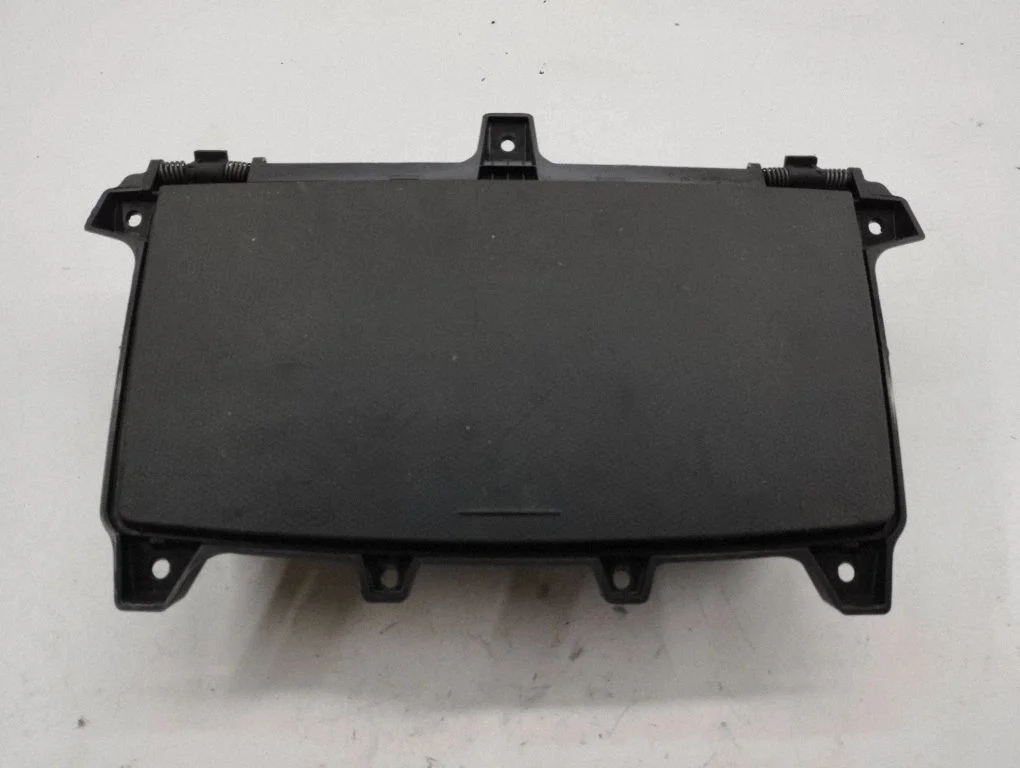 Glove box GN22105501