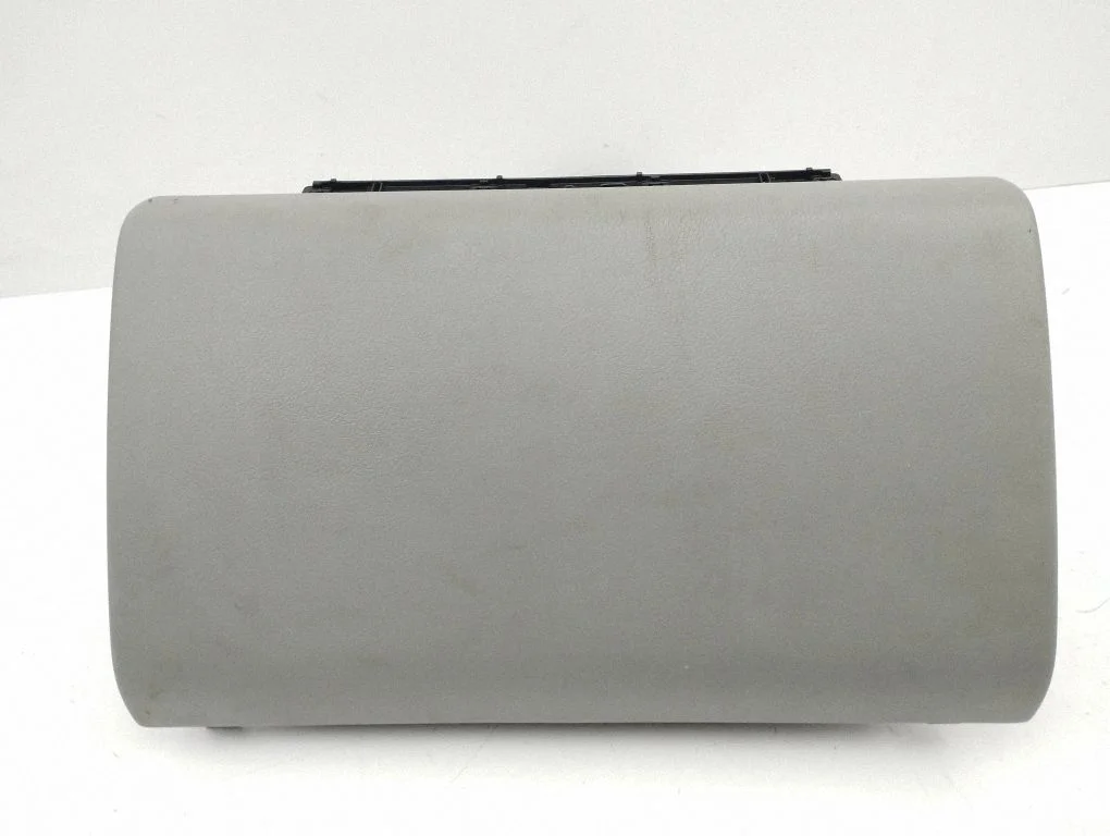 Glove box 7L5857095