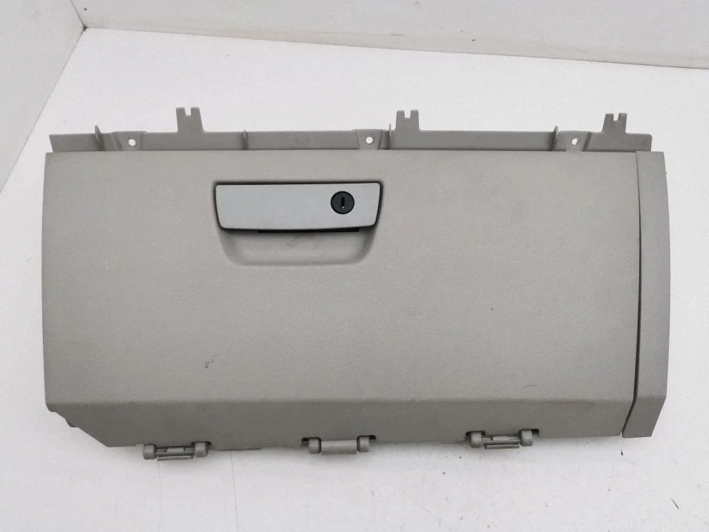Glove box C304001AB523667