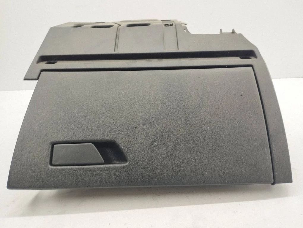 Glove box 8Y2857035b
