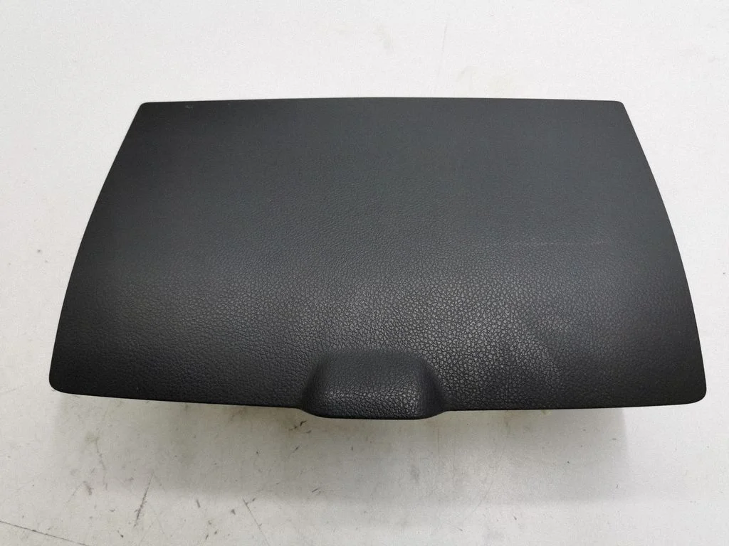 Glove box – centre
