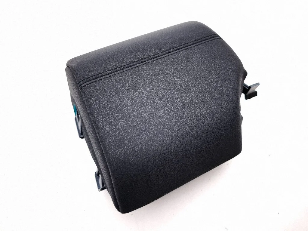 Dashboard glove box trim BJ3204304BA