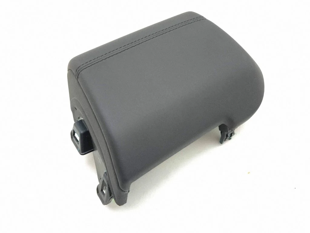 Dashboard glove box trim FK7204304BE