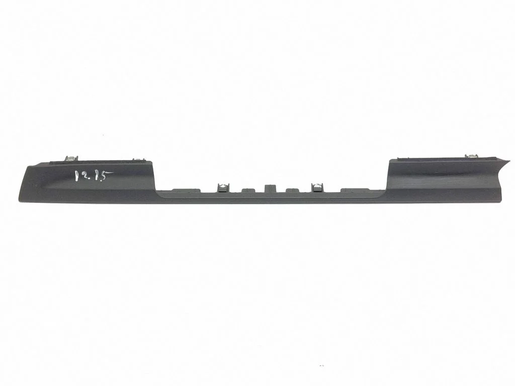 Dashboard glove box trim 8W2857304A