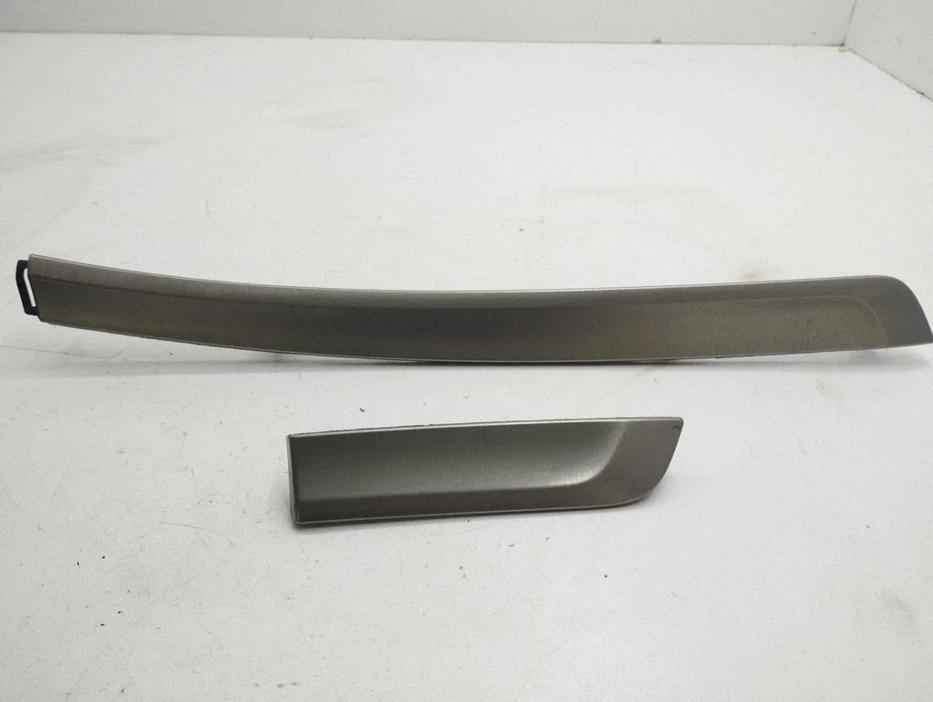 Dashboard glove box trim 77290T1GE1
