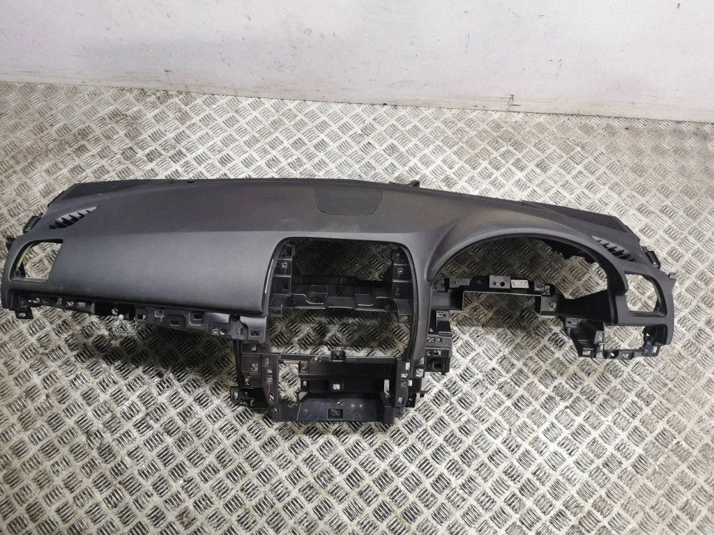 Deska rozdzielcza KD7760351