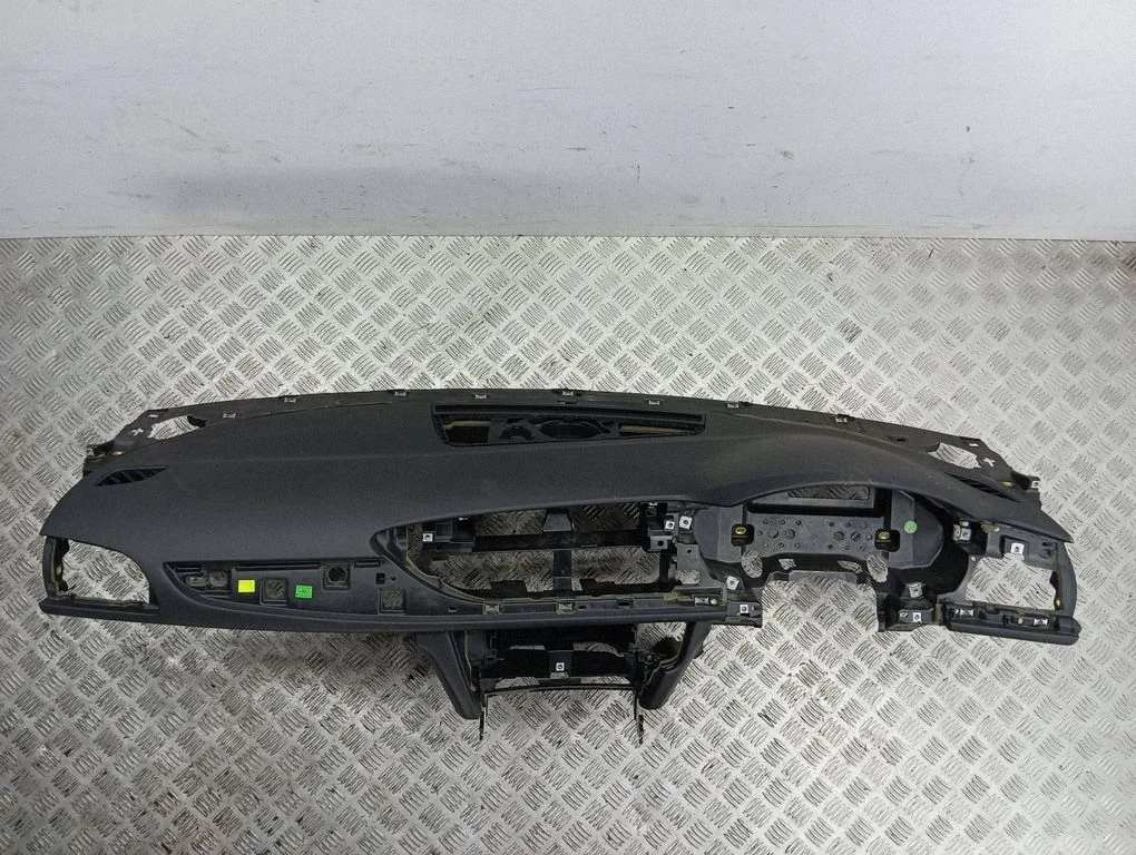 Dashboard 4G2857069