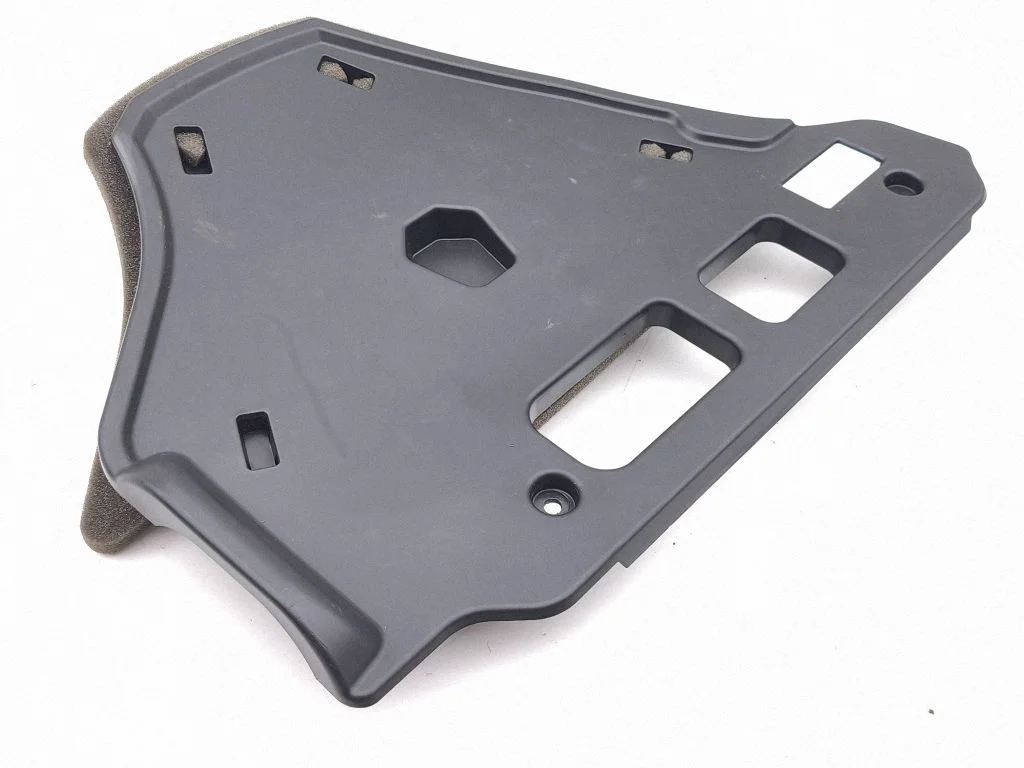 Dashboard lower bottom trim panel – Volvo S90, V90 (2016-)