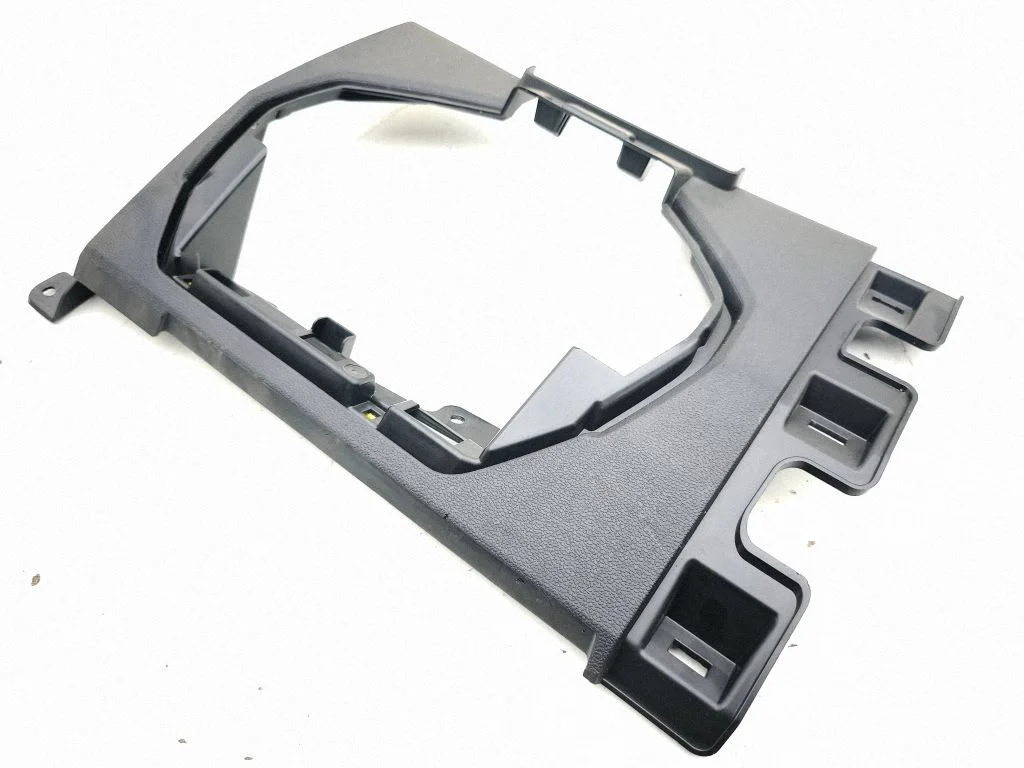 Dashboard lower bottom trim panel 681041731R