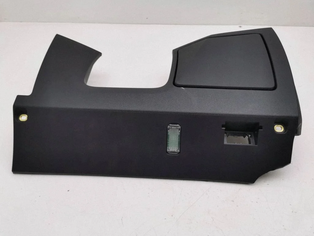 Dashboard lower bottom trim panel 8Y2863075A