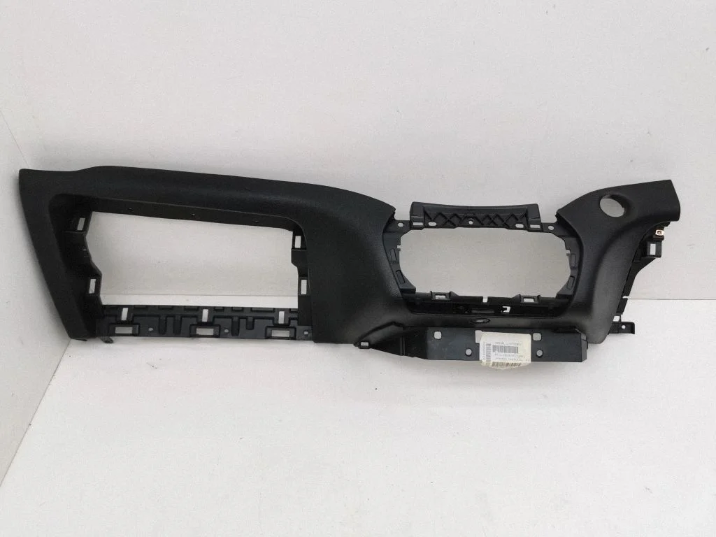 Dashboard center trim panel 1XE26TRMAC