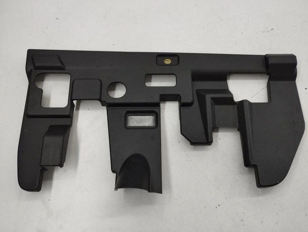 Dashboard lower bottom trim panel 7P5815173