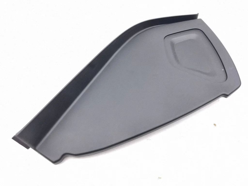 Paneļa apdares panelis (sānu) – Land Rover Range Rover L405 (2013-2021)