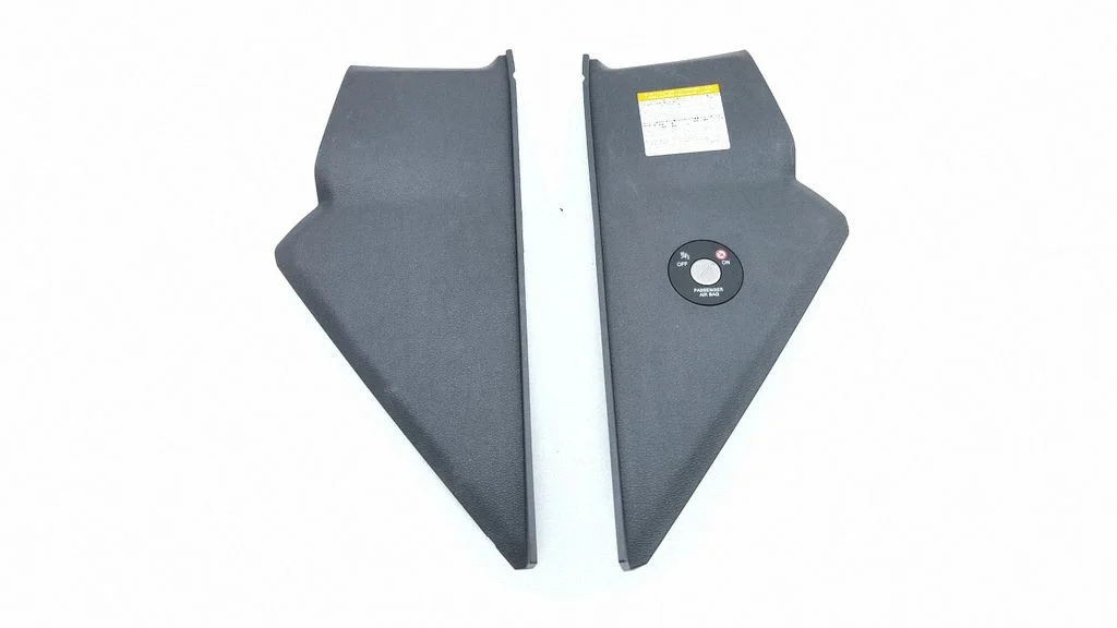 Dashboard side end trim 84766G2900