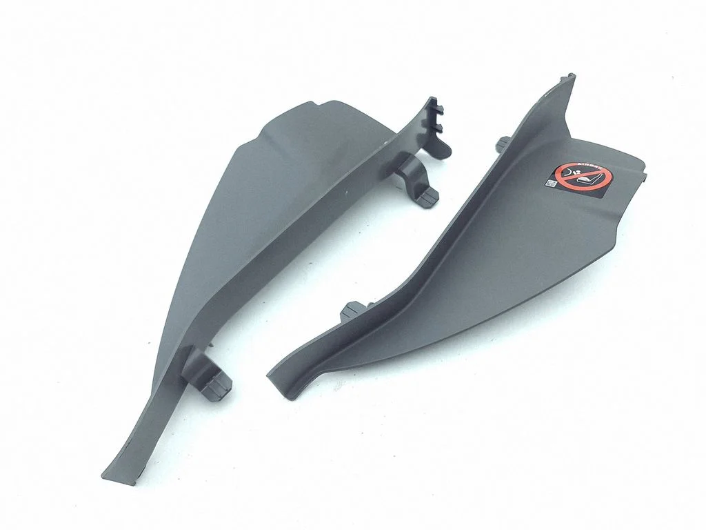 Dashboard side end trim HK8304480A