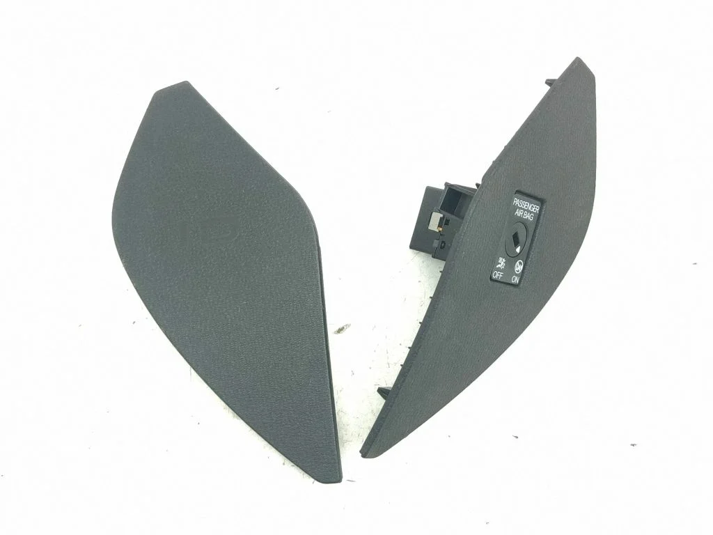 Dashboard side end trim 10C858218