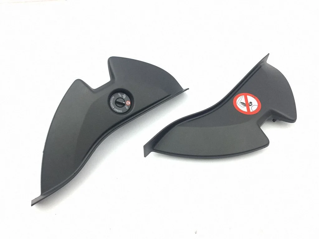 Dashboard side end trim 689205425R