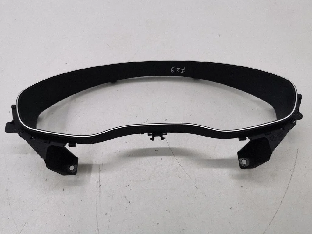 Instrumentu paneļa apdare 4G2857115
