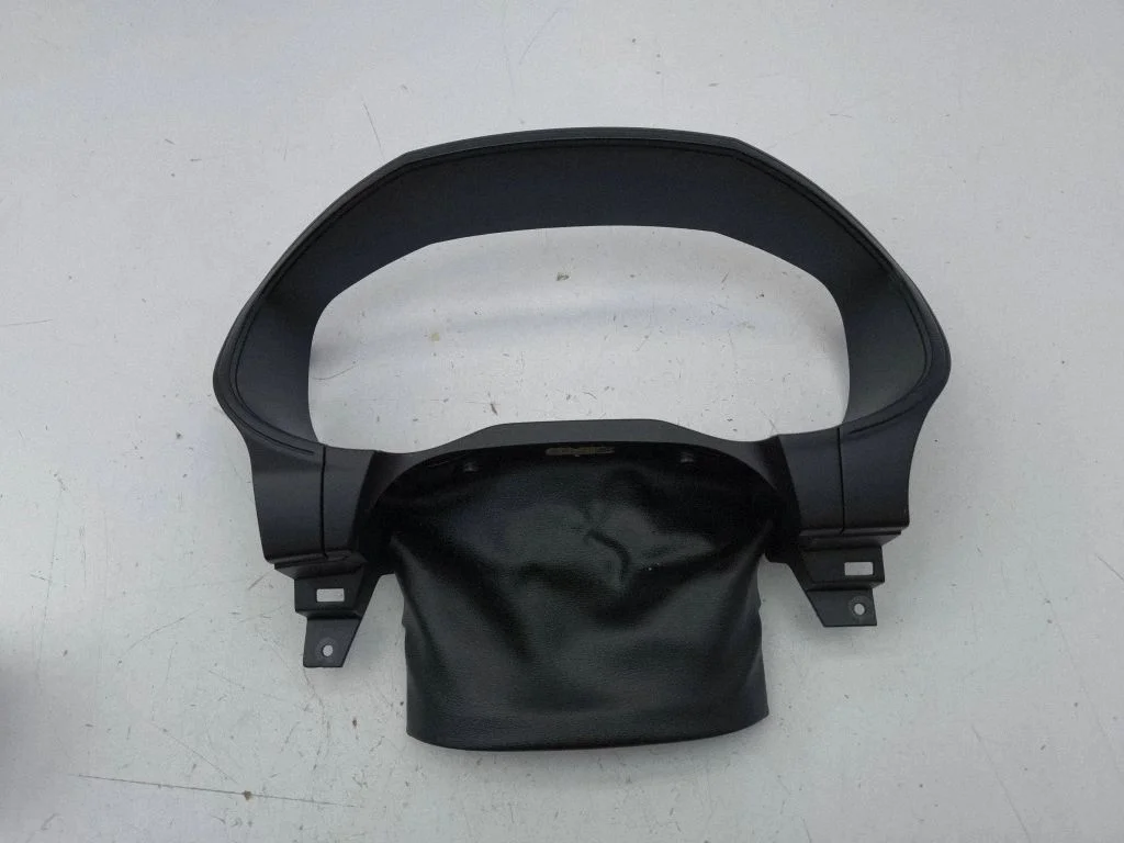Dashboard trim EM2BR044D70D