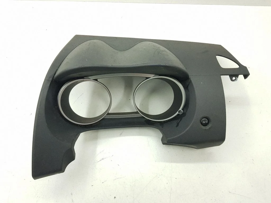 Dashboard trim 8060A011