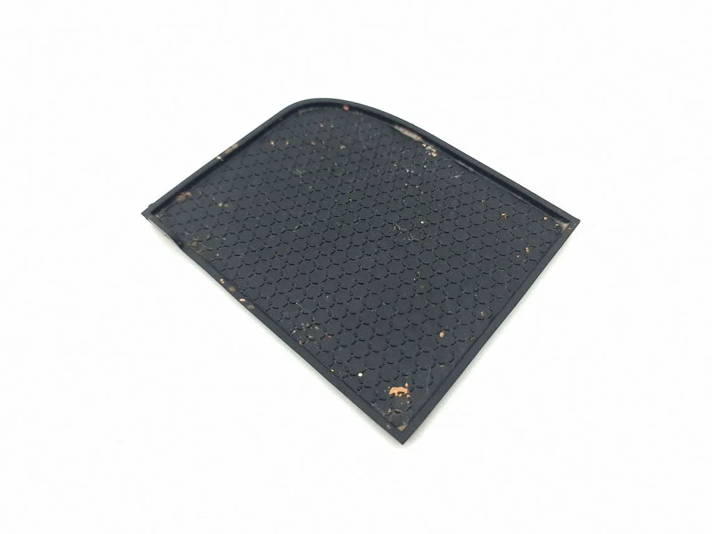 Paneļa nodalījuma/plauktiņa paliktnis 969736UN0A