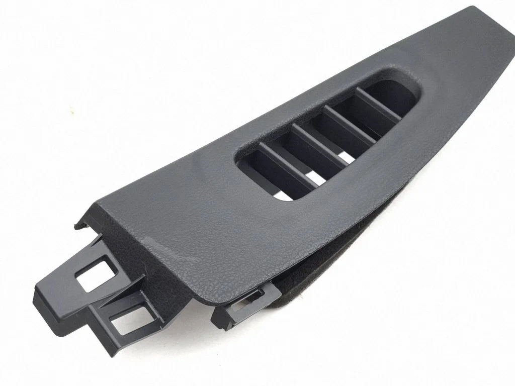 Dashboard side air vent grill/cover trim 684211EA0A