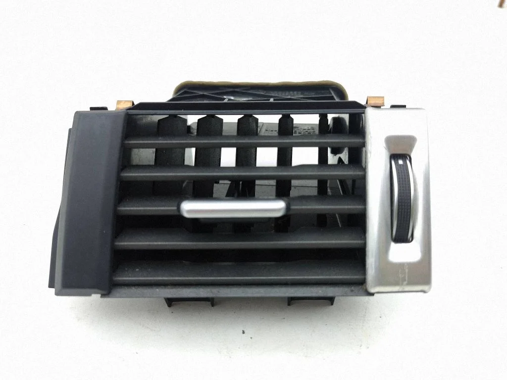 Dashboard side air vent grill/cover trim BJ32018B09AB
