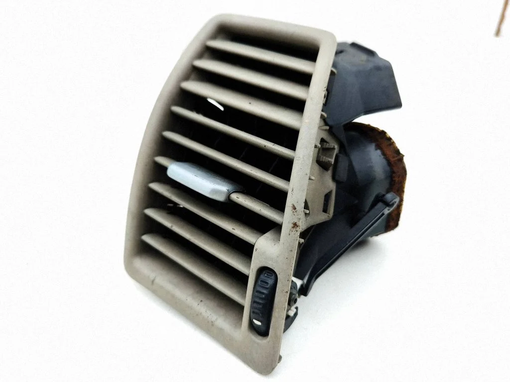 Dashboard side air vent grill/cover trim 3409398