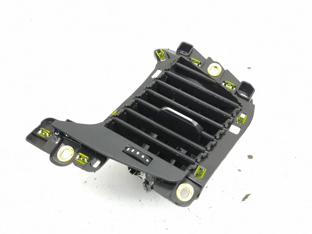 Dashboard side air vent grill/cover trim 82C820901A