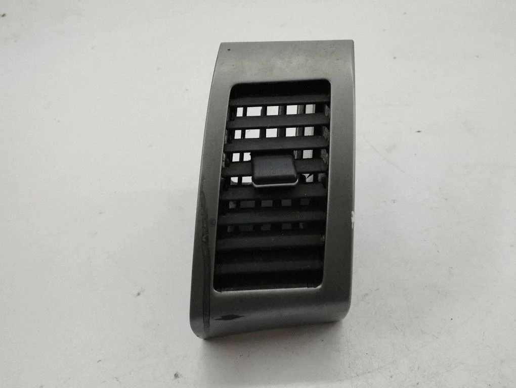 Dashboard side air vent grill/cover trim GN71114010