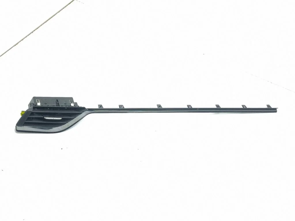 Dashboard side air vent grill/cover trim 5E8819701B
