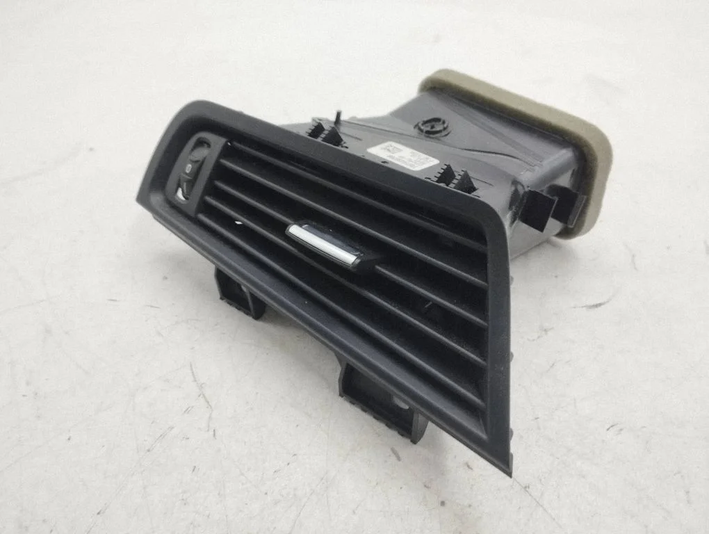 Dashboard side air vent grill/cover trim 9166893