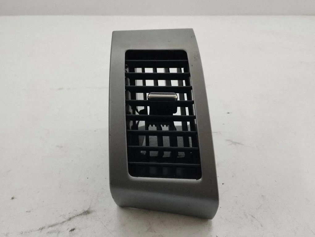 Dashboard side air vent grill/cover trim 8030A024ZZ