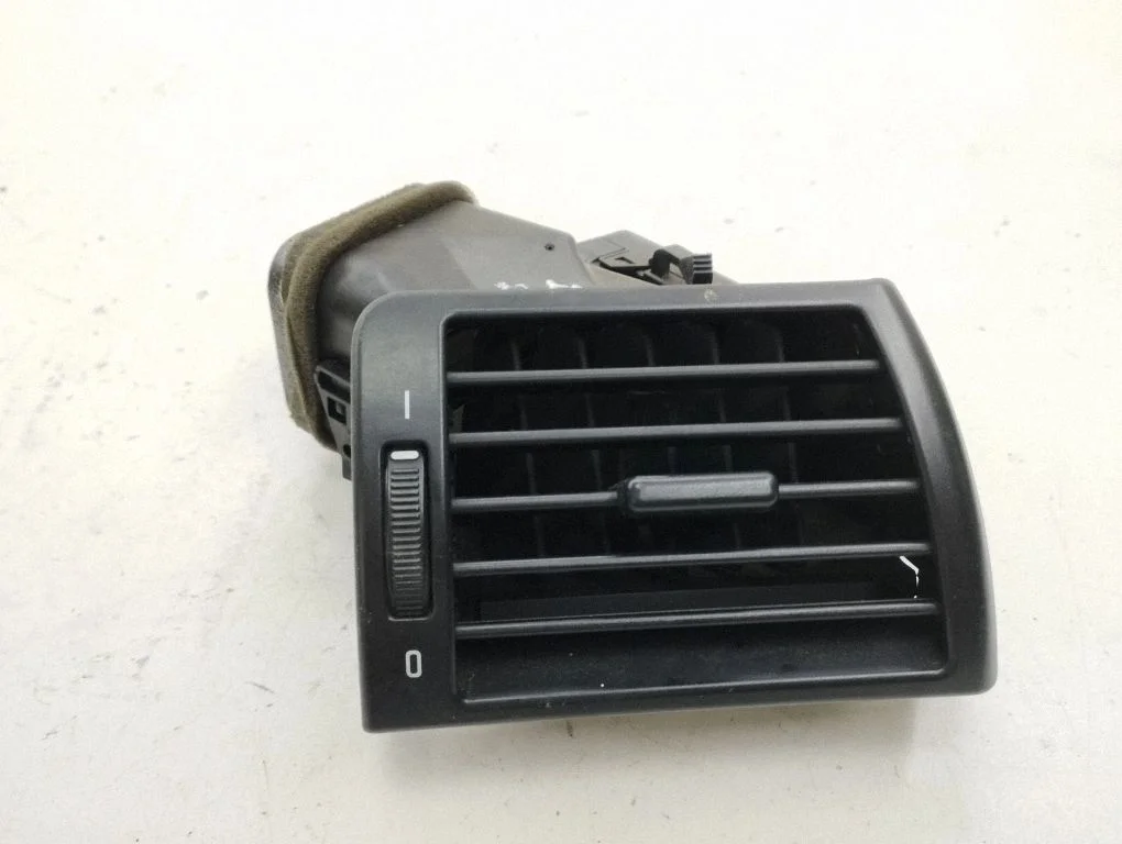 Dashboard side air vent grill/cover trim – BMW 3 Series E46 (1998-2005)
