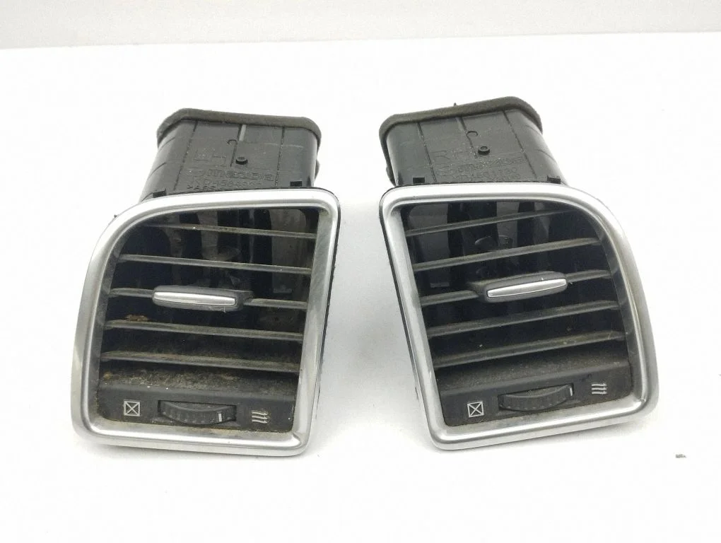 Dashboard side air vent grill/cover trim KD4564830