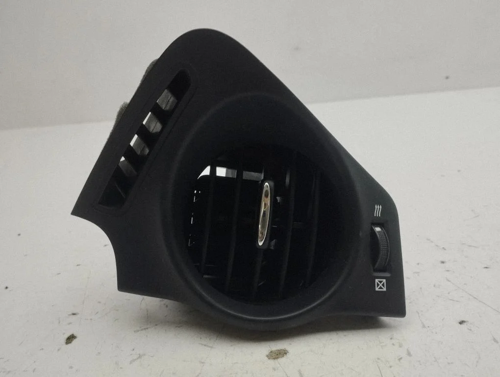 Dashboard side air vent grill/cover trim 5565053040