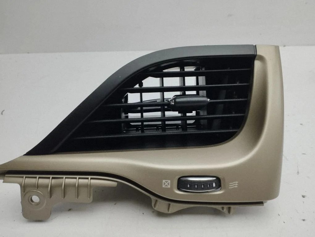 Dashboard side air vent grill/cover trim 75528A01