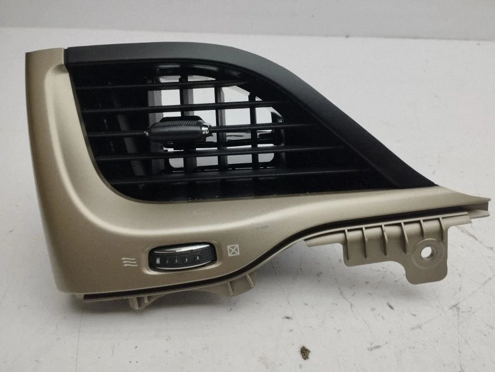 Dashboard side air vent grill/cover trim 75529A01