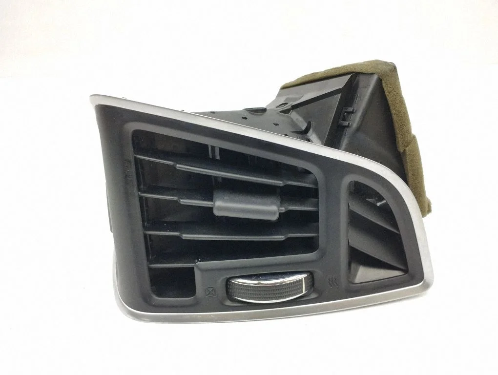 Dashboard side air vent grill/cover trim AM51R018B08AHW