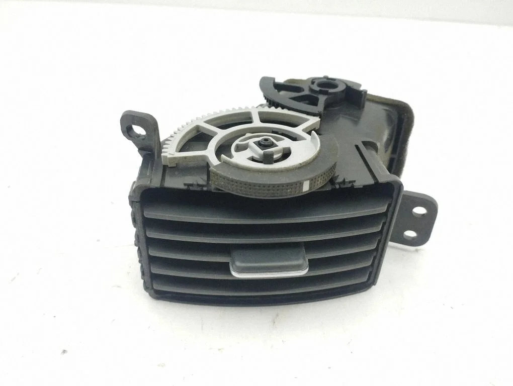 Dashboard side air vent grill/cover trim 5565064010