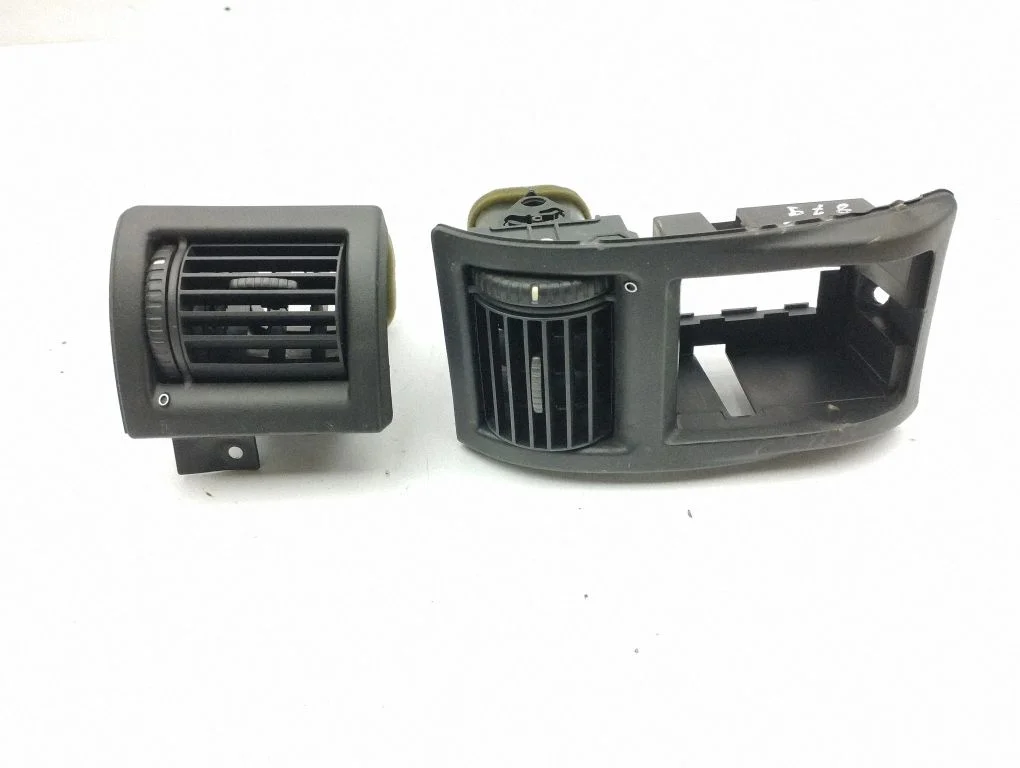 Dashboard side air vent grill/cover trim 90560336