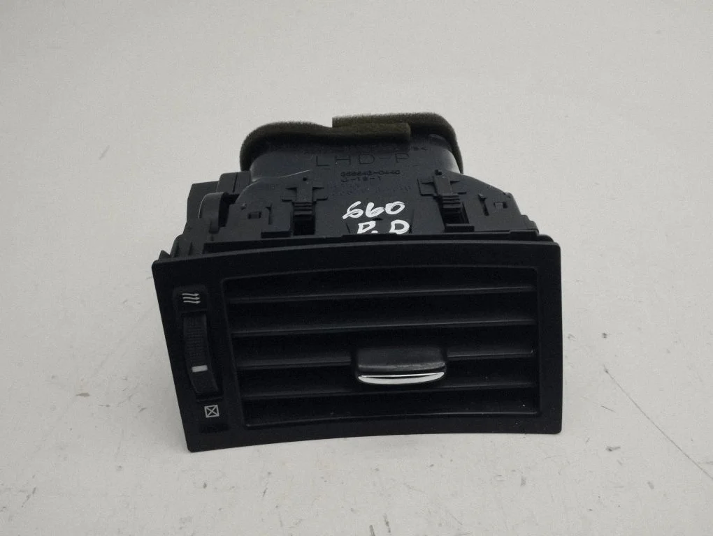 Armatuurlaua külje õhutusresti kate – Lexus GS 300 350 430 450H (2005-2012)