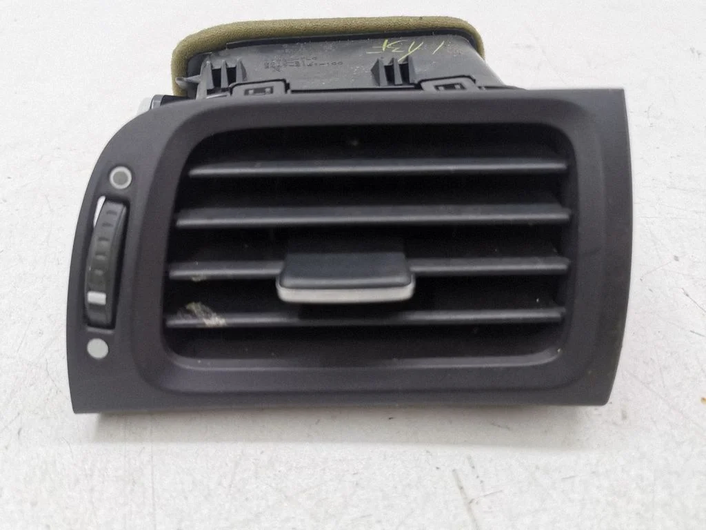 Dashboard side air vent grill/cover trim 77620TL0