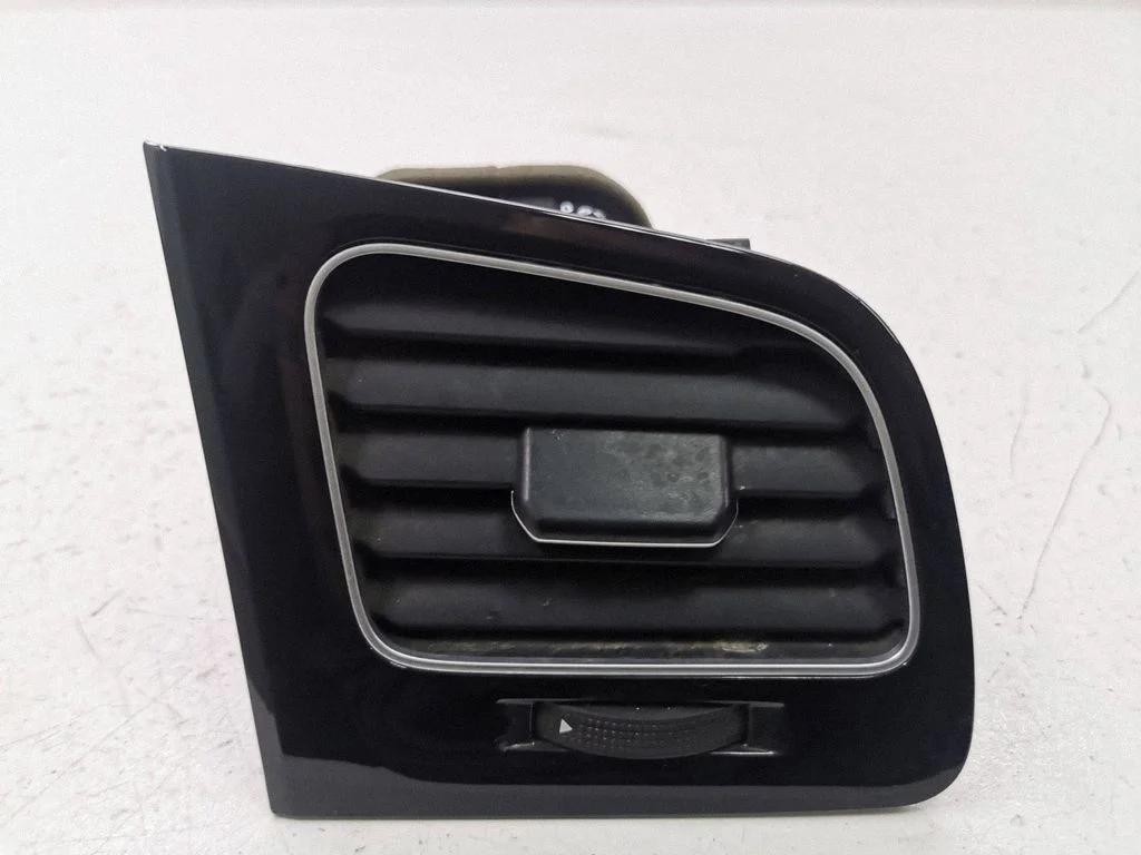 Dashboard side air vent grill/cover trim 5G2819248B