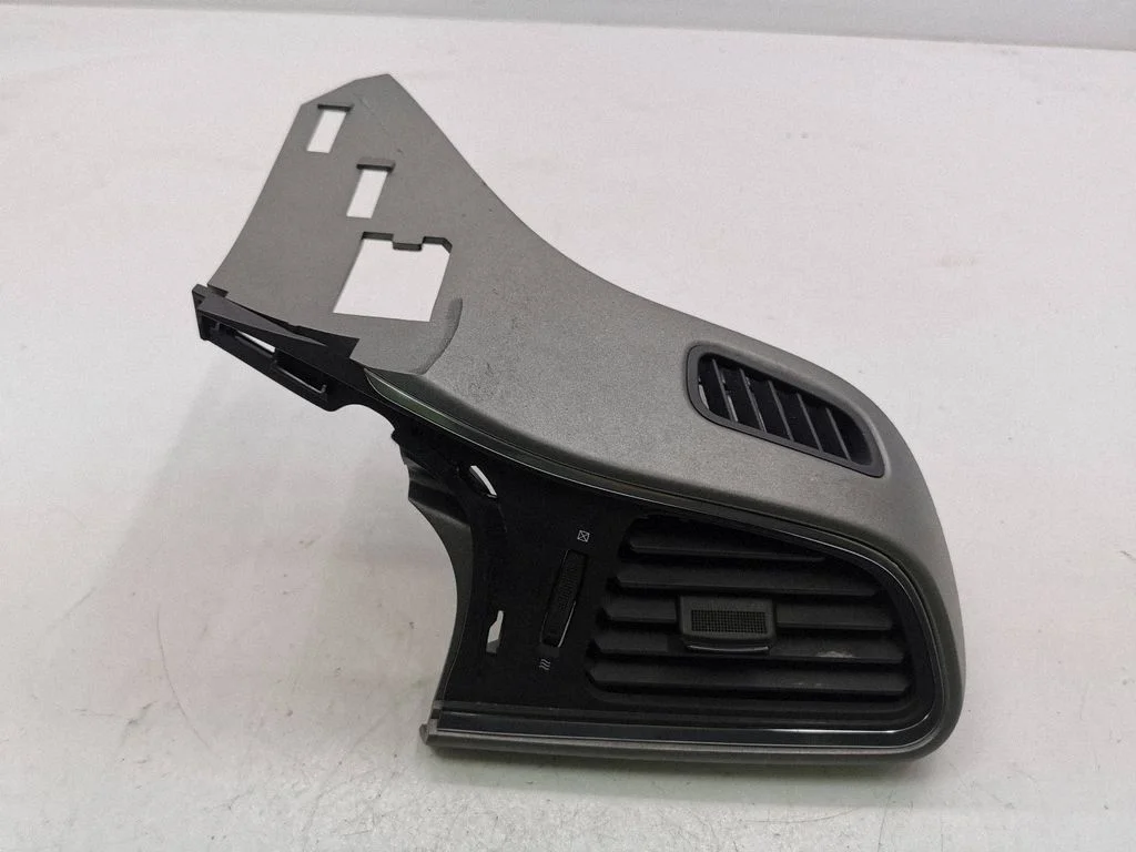 Dashboard side air vent grill/cover trim 0018911301T0561