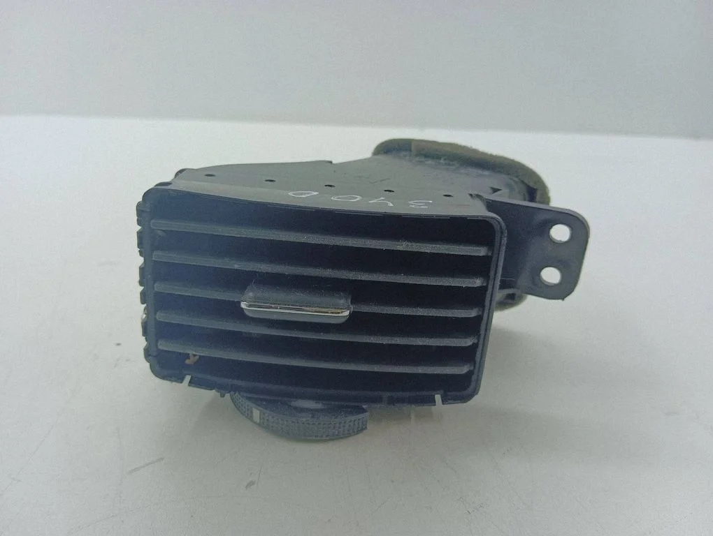 Dashboard side air vent grill/cover trim 6556424010