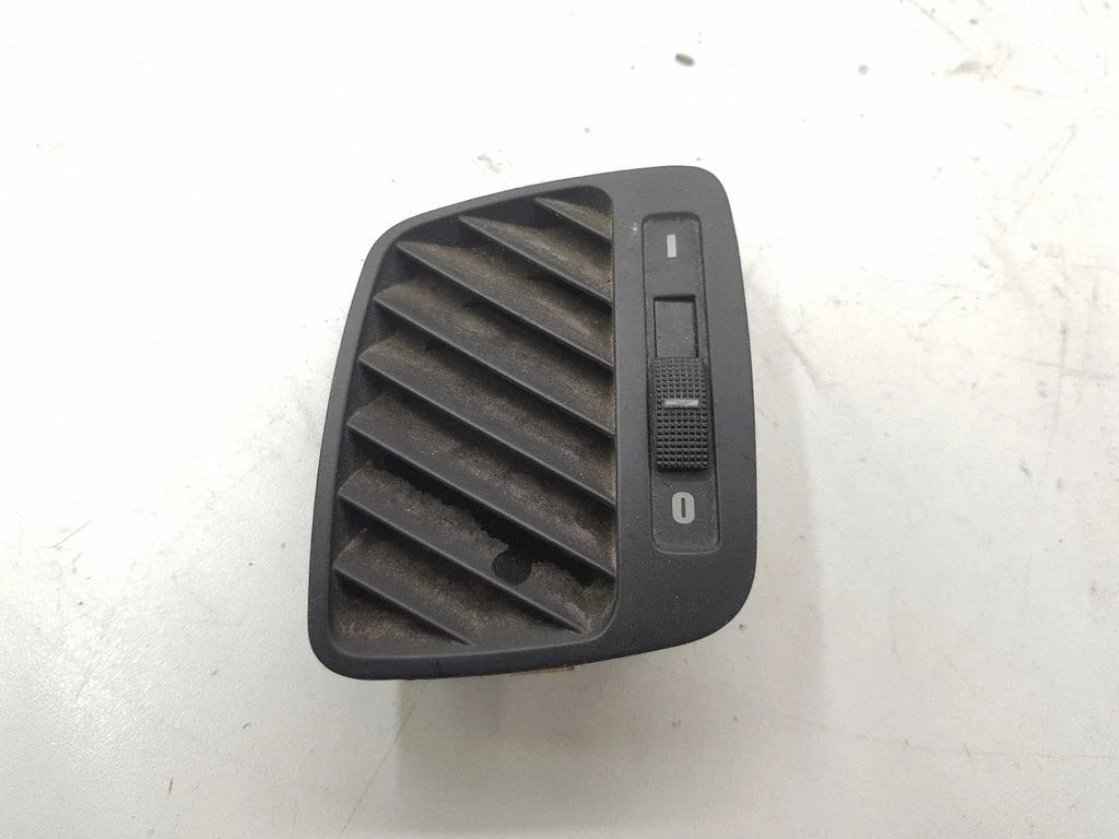 Dashboard side air vent grill/cover trim – Audi A6 Allroad C5 (1999-2005)
