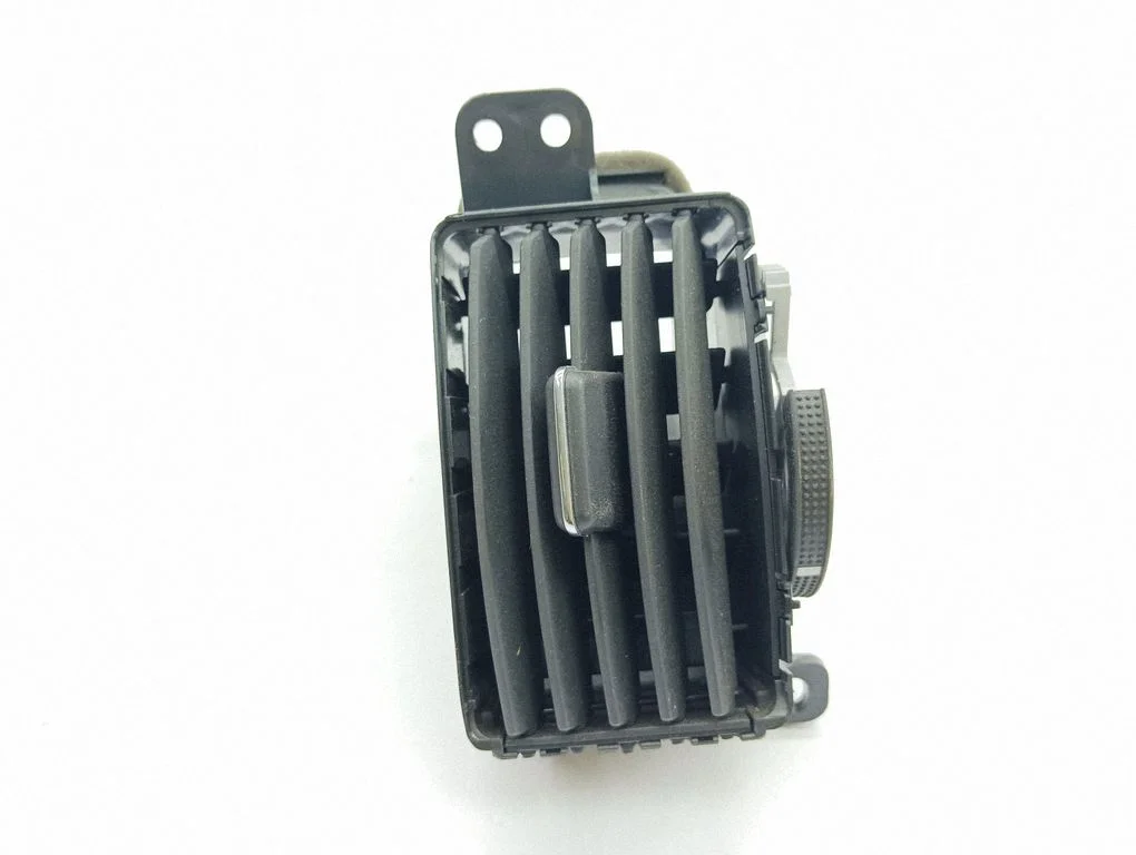 Dashboard side air vent grill/cover trim – Toyota Corolla Verso AR10 (2004-2009)