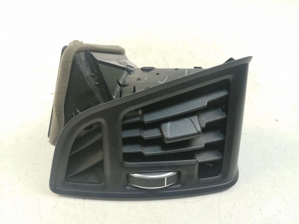 Dashboard side air vent grill/cover trim F1CBR018B09BAW